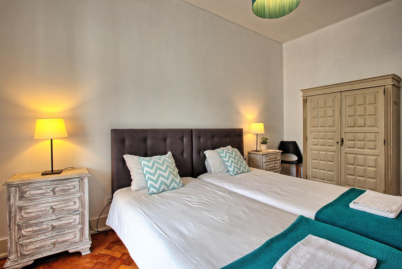 Sao Pedro 30 Guests Apartment Lisbon Bagian luar foto